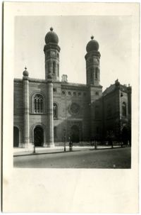 [Dohány Street Synagogue, Budapest]