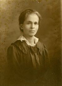 Portrait photograph of Mrs Dart