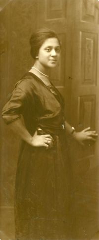 Portrait photograph of Anna Dart Bronseaux