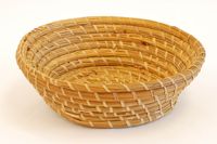 Round bulrush basket