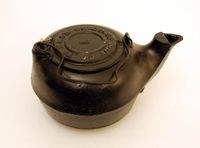 Cast iron pot (cauldron)