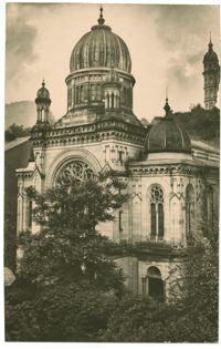 Orig. snímek karlovarské synagogy, která byla v roce 1939 Němci spálena a srovnána se zemí.