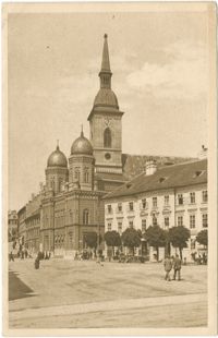 Bratislava. -- Synagoga a Dom sv. Martina.