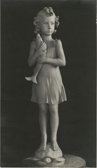Sculpture of a child by Antonio Berti, Photograph 1