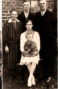 Erika Blas' (nee Stockfleth) family 1929