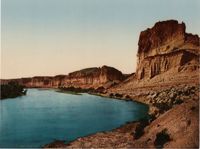 Bluffs of the Green River