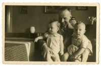 Dientje Krant, Nathan Krant, and Gabriel DeLeeuw, 1939
