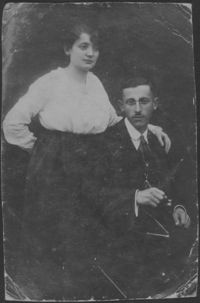 Renee Kolender's parents circa 1915